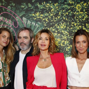 Exclusif - Solène Hébert, Jennifer Lauret, Ingrid Chauvin et Arnaud Henriet lors d'une séance photo pour la série "Demain nous appartient" lors de la 5ème saison du festival International des Séries "Canneseries" à Cannes, France, le 2 avril 2022. © Denis Guignebourg/Bestimage