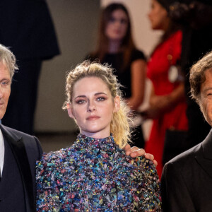 Viggo Mortensen, Kristen Stewart, Robert Lantos - Montée des marches du film " Les crimes du futur " lors du 75ème Festival International du Film de Cannes. Le 23 mai 2022 © Cyril Moreau / Bestimage 