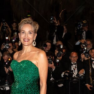 Sharon Stone - Montée des marches du film " Les crimes du futur " lors du 75ème Festival International du Film de Cannes. Le 23 mai 2022 © Cyril Moreau / Bestimage 