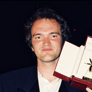 Quentin Tarantino reçoit la Palme d'or à Cannes en 1994 pour Pulp Fiction