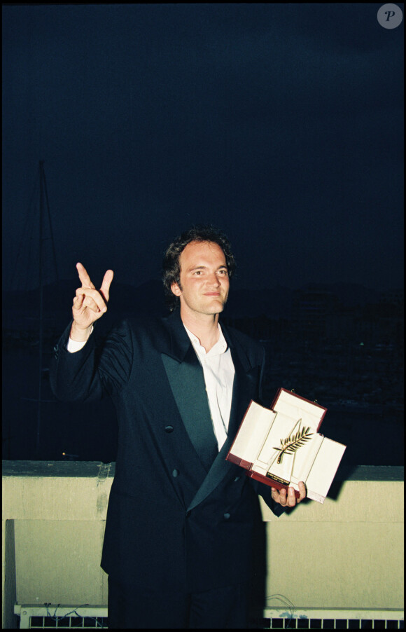 Quentin Tarantino reçoit la Palme d'or à Cannes en 1994 pour Pulp Fiction