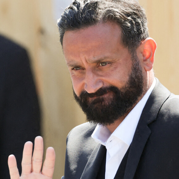 Cyril Hanouna - Sorties des obsèques de la chanteuse Régine au Crematorium du cimetière du Père-Lachaise à Paris. Le 9 mai 2022 © Jacovides-Moreau / Bestimage