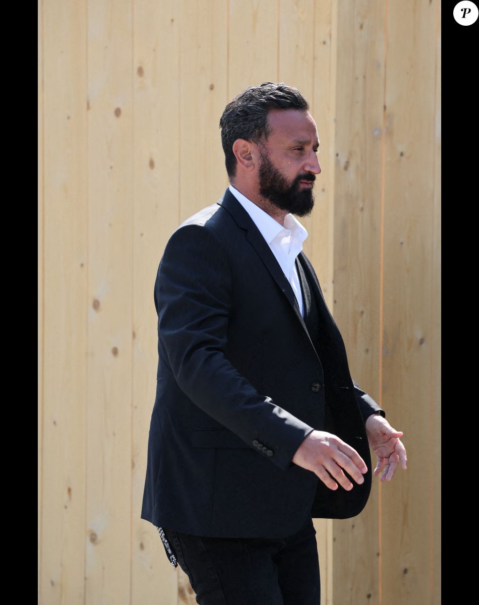 Cyril Hanouna - Obsèques de la chanteuse Régine au Crematorium du cimetière du Père-Lachaise à Paris. Le 9 mai 2022 © Jacovides-Moreau / Bestimage