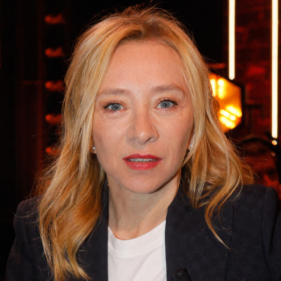 Exclusif - Sylvie Testud en backstage de l'émission "On est en direct (OEED)" , présentée par L.Salamé et L.Ruquier, diffusée en direct sur France 2 aux studios Rive Gauche à Paris, France, le 28 mai 2022. © Christophe Clovis/Bestimage 