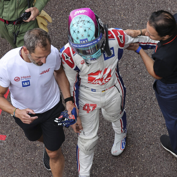Mick Schumacher après son accident sur le circuit de Formule 1 (F1) de Monaco, le 29 mai 2022.