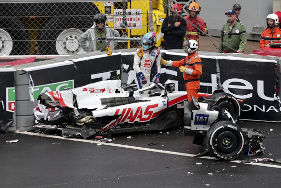 Illustrations de la voiture de Mick Schumacher après son accident sur le circuit de Formule 1 (F1) de Monaco, le 29 mai 2022.