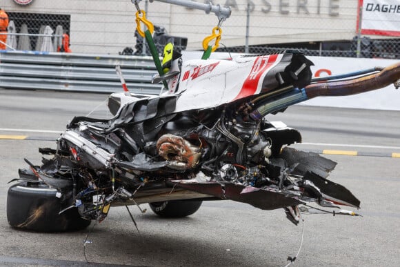 Illustrations de la voiture de Mick Schumacher après son accident sur le circuit de Formule 1 (F1) de Monaco