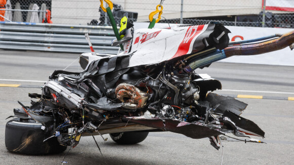 Mick Schumacher victime d'un terrible accident, la voiture coupée en deux : des séquelles pour le fils de Michael ?