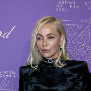 Emmanuelle Béart - Photocall du dîner du 75ème Festival International du Film de Cannes. Le 24 mai 2022 © Olivier Borde / Bestimage 