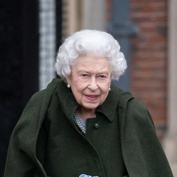 La reine Elisabeth II quitte Sandringham House, qui est la résidence de la reine à Norfolk, après une réception avec des représentants de groupes communautaires locaux pour célébrer le début du Jubilé de platine