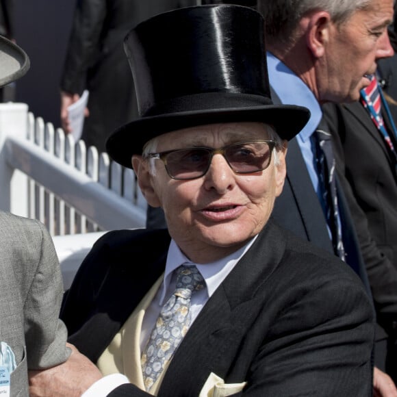 Willie Carson et Lester Piggott - La reine Elisabeth II d'Angleterre lors de la course hippique du derby D'Epsom le 3 juin 2017.