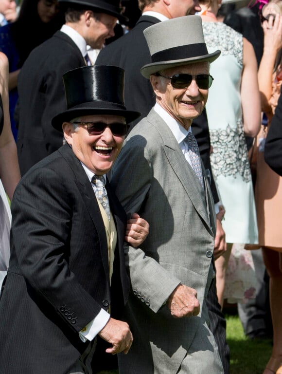 Willie Carson et Lester Piggott - La reine Elisabeth II d'Angleterre lors de la course hippique du derby D'Epsom le 3 juin 2017.