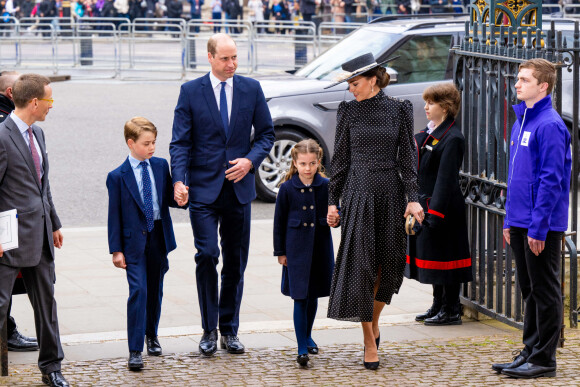 Le prince William, duc de Cambridge, et Catherine (Kate) Middleton, duchesse de Cambridge, Le prince George de Cambridge, La princesse Charlotte de Cambridge lors du service d'action de grâce en hommage au prince Philip, duc d'Edimbourg, à l'abbaye de Westminster à Londres, Royaume Uni, le 29 mars 2022. Le prince Philip, duc d'Edimbourg, est décédé le 9 avril 2021. 