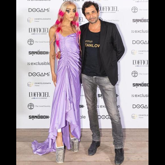 Bilal Hassani et Arthur Madrid (fondateur The Sandbox) - Soirée "Let's Mint the Party" sur la plage de l'hôtel Martinez lors du 75e Festival de Cannes, le 26 mai 2022. © Bestimage