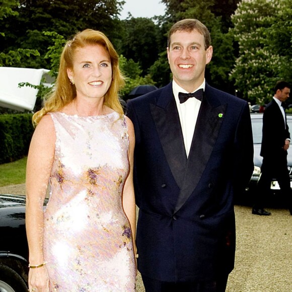 Sarah Ferguson et le prince Andrew, duc d'York, lors d'un gala à la galerie Serpentine en 2000