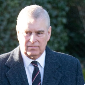 La reine Elizabeth II d'Angleterre et le prince Andrew, duc d'York, à leur arrivée au service dominical en l'église St Mary the Virgin à Hillington. Le 19 janvier 2020 