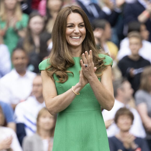 Catherine (Kate) Middleton, duchesse de Cambridge, sur le court central du tournoi de Wimbledon au All England Lawn Tennis and Croquet Club à Londres, Royaume Uni, le 10 juillet 2021.