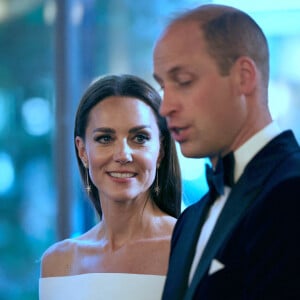 Le prince William, duc de Cambridge, et Catherine (Kate) Middleton, duchesse de Cambridge, à la première du film "Top Gun: Maverick" au cinéma Odeon, Leicester Square à Londres.