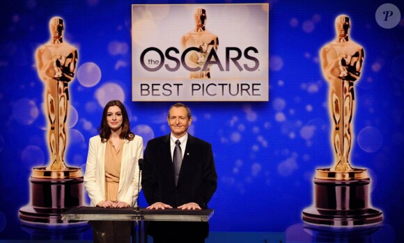 Anne Hathaway dévoiles les nominations des Oscars, à Los Angeles, le 2 février 2010.