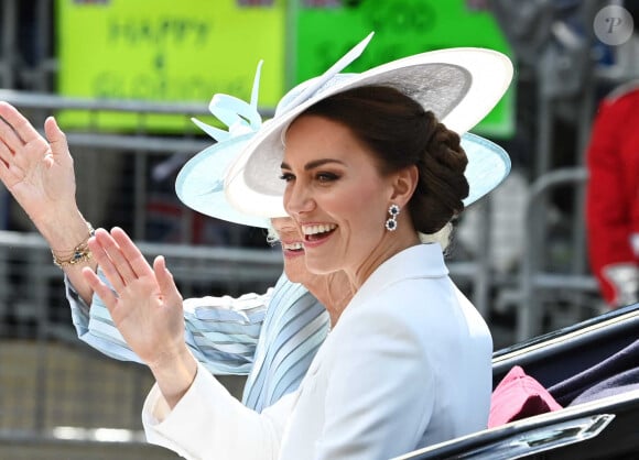 Kate Middleton, duchesse de Cambridge, Camilla Parker Bowles, duchesse de Cornouailles - Les membres de la famille royale lors de la parade militaire "Trooping the Colour" dans le cadre de la célébration du jubilé de platine (70 ans de règne) de la reine Elizabeth II à Londres, le 2 juin 2022. 