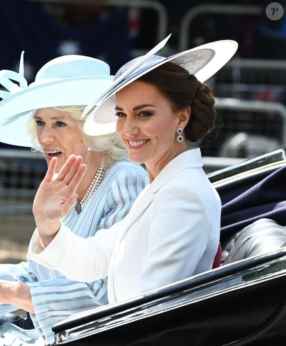 Kate Middleton, duchesse de Cambridge, Camilla Parker Bowles, duchesse de Cornouailles - Les membres de la famille royale lors de la parade militaire "Trooping the Colour" dans le cadre de la célébration du jubilé de platine (70 ans de règne) de la reine Elizabeth II à Londres, le 2 juin 2022. 