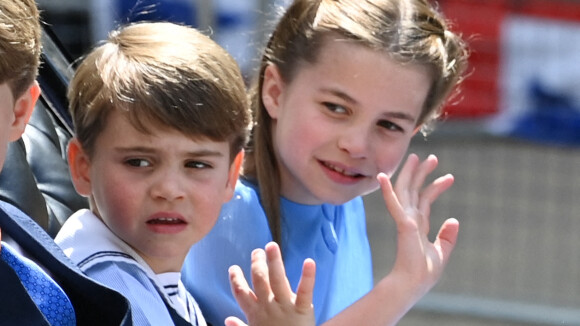 Prince Louis, 4 ans, trop craquant dans une tenue hautement symbolique de William au jubilé !
