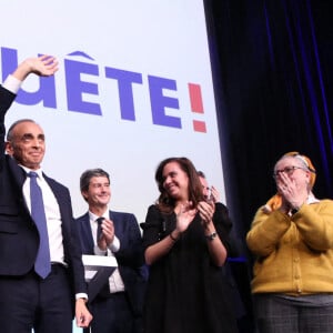 Eric Zemmour, Sarah Knafo, Christine Boutin et Gilbert Collard au soir du premier tour des élections présidentielles 2022 à la Mutualité à Paris le 10 avril 2022