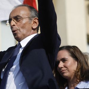 Sarah Knafo et Eric Zemmour - Meeting du Candidat à la Présidentielle 2022 de Eric Zemmour sur la place du Trocadero à Paris le 27 mars 2022.