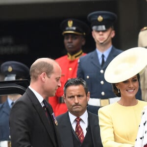Le prince William, duc de Cambridge, et Catherine (Kate) Middleton, duchesse de Cambridge - Les membres de la famille royale et les invités lors de la messe célébrée à la cathédrale Saint-Paul de Londres, dans le cadre du jubilé de platine (70 ans de règne) de la reine Elisabeth II d'Angleterre. Londres, le 3 juin 2022. 