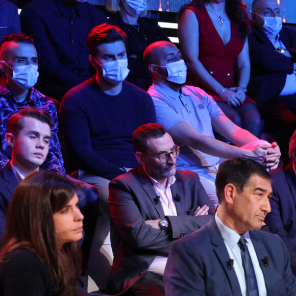 Exclusif - Karim Zeribi, Sarah Knafo, Eric Naulleau et Elisabeth Moreno dans l'émission "Face à Baba" à Paris, le jeudi 16 décembre 2021. © Jack Tribeca/Bestimage