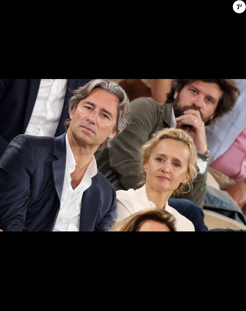 Sienna Miller Et Son Compagnon Devant Anne Claire Coudray Amoureuse à Roland Garros Le 