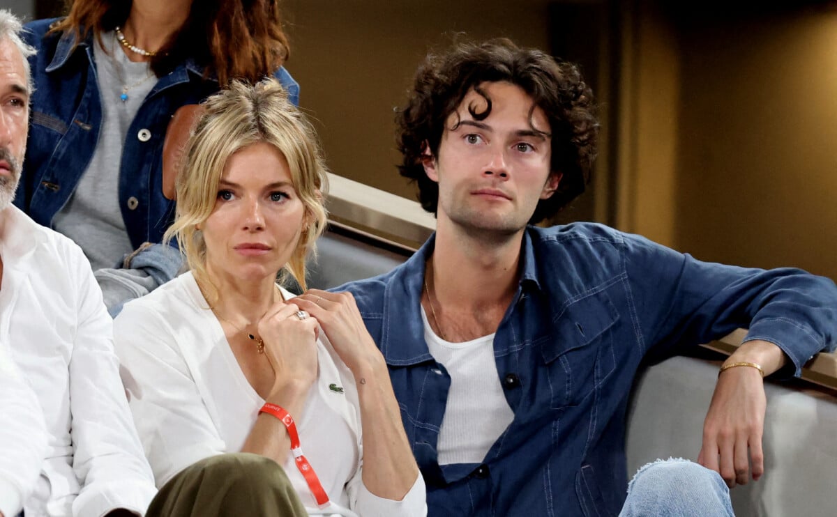 Photo : Sienna Miller et son compagnon Oli Green en tribune (jour 13) lors des Internationaux de 