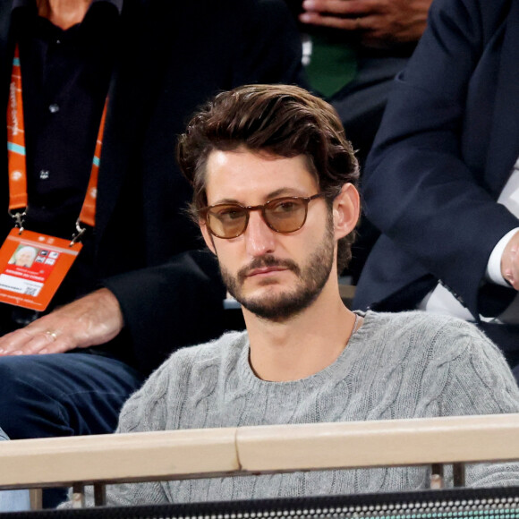 Pierre Niney en tribune (jour 13) lors des Internationaux de France de Tennis de Roland Garros 2022 à Paris, France, le 3 juin 2022. © Dominique Jacovides/Bestimage