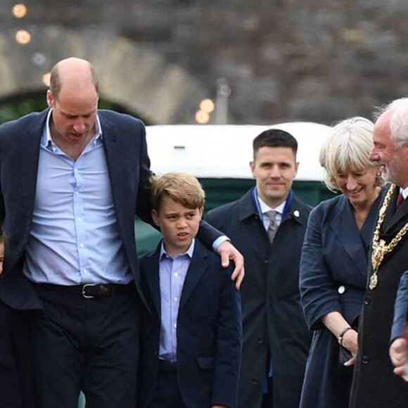 Le prince George - Le duc et la duchesse de Cambridge, et leurs enfants, en visite à Cardiff, à l'occasion du jubilé de platine de la reine d'Angleterre. Le 4 juin 2022