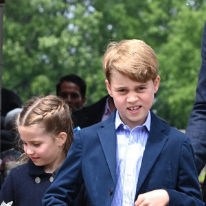 La princesse Charlotte et le prince George - Le duc et la duchesse de Cambridge, et leurs enfants, en visite à Cardiff, à l'occasion du jubilé de platine de la reine d'Angleterre. Le 4 juin 2022