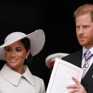 Le prince Harry, duc de Sussex, et Meghan Markle, duchesse de Sussex - Les membres de la famille royale et les invités à la sortie de la messe du jubilé, célébrée à la cathédrale Saint-Paul de Londres, Royaume Uni, le 3 juin 2022. 