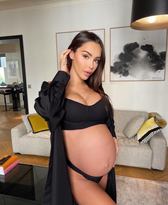 Nabilla et Thomas Vergara sont parents pour la deuxième fois. La belle a donné naissance à un petit garçon prénommé Leyann, rendant Milann grand frère.