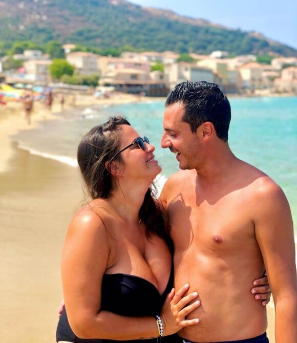 Marlène de "Mariés au premier regard" avec Sébastien à la plage, août 2021