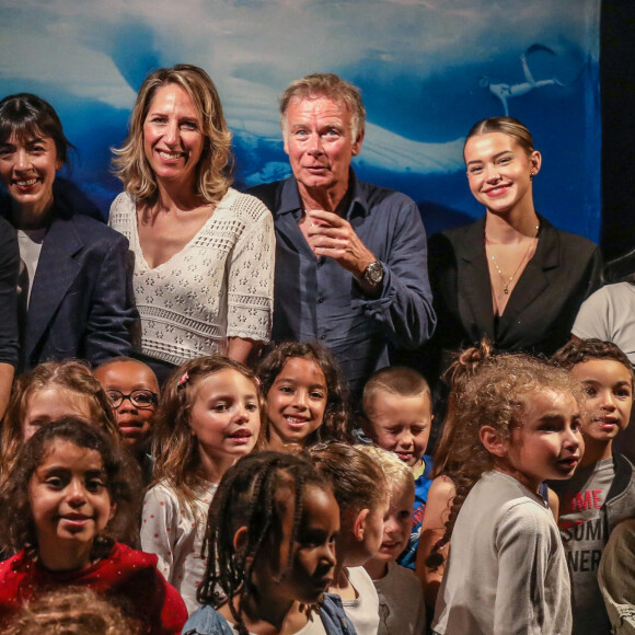 Exclusif : Alex Goude, Nolwenn Leroy, Maud Fontenoy, ambassadrice auprès du ministère de l'Education Nationale et de la Jeunesse, pour l'éducation à la mer et les Classes de mer, Franck Dubosc et Léa Elui lors de la remise des prix de la Maud Fontenoy Foundation et de la mission "Classes de mer" à l'occasion de la Journée Mondiale des Océans à l'aquarium du Trocadéro à Paris, France, le 7 juin 2022. © Stéphane Lemouton/Bestimage