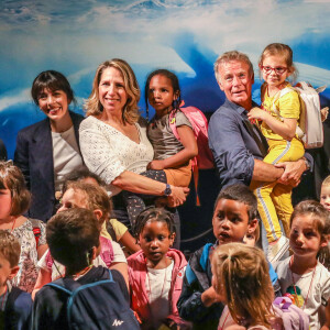 Exclusif : Alex Goude, Nolwenn Leroy, Maud Fontenoy, ambassadrice auprès du ministère de l'Education Nationale et de la Jeunesse, pour l'éducation à la mer et les Classes de mer, Franck Dubosc et Léa Elui lors de la remise des prix de la Maud Fontenoy Foundation et de la mission "Classes de mer" à l'occasion de la Journée Mondiale des Océans à l'aquarium du Trocadéro à Paris, France, le 7 juin 2022. © Stéphane Lemouton/Bestimage