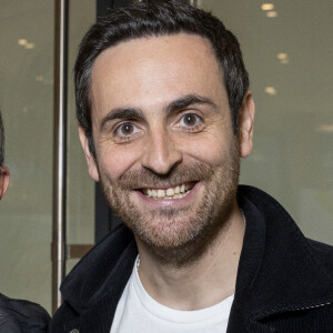 Exclusif - Camille Combal - Vernissage de l'exposition photographique de Nikos Aliagas "Regards Miroirs" à la Seine Musicale à Boulogne-Billancourt le 14 avril 2022. "Regards Miroirs" proposera de découvrir des tirages à l'intérieur du bâtiment, mais également dans une vidéo interactive diffusée sur l'écran géant du parvis de la Seine Musicale. Le clip qui rassemble plus de 100 photographies d'artistes français et internationaux sera accompagnée d'une musique originale créée par I. Maalouf et son orchestre Free Spirit Ensemble. Le groupe TF1 se réjouit d'accompagner l'exposition " Regards Miroirs " de N. Aliagas, qui se tiendra à la Seine Musicale du 15 avril au 3 novembre 2022. À l'occasion de cet événement, la chaîne d'information LCI ainsi que TF1Info.fr mettront en lumière cette exposition protéiforme sur le travail de N. Aliagas. © Cyril Moreau/Bestimage 