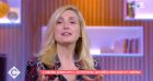 Fraîchement mariée à François Hollande, Julie Gayet s'affiche avec son alliance dans l'émission "C à Vous"