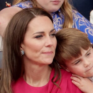 Catherine (Kate) Middleton, duchesse de Cambridge, Le prince Louis de Cambridge, La princesse Charlotte de Cambridge, Mike Tindall, sa fille Mia Grace - Jubilé de platine de la reine Elisabeth II d'Angleterre à Bukingham Palace à Londres, le 5 juin 2022.