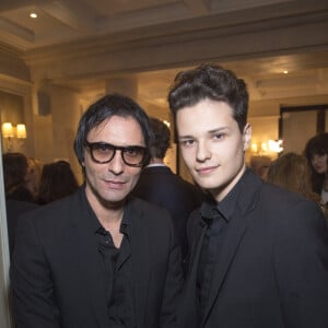 Samuel Benchetrit et son fils Jules Benchetrit (habillé en Zadig & Voltaire et chaussures Louboutin) - Soirée des Révélations César 2016 dans les salons de la maison Chaumet place Vendôme à Paris, le 11 janvier 2016.