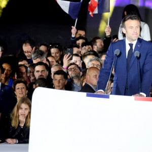 Les parents de Emmanuel Macron, Jean-Michel Macron et Françoise Noguès - Le président Emmanuel Macron prononce un discours au Champ de Mars le soir de sa victoire à l'élection présidentielle le 24 avril 2022.