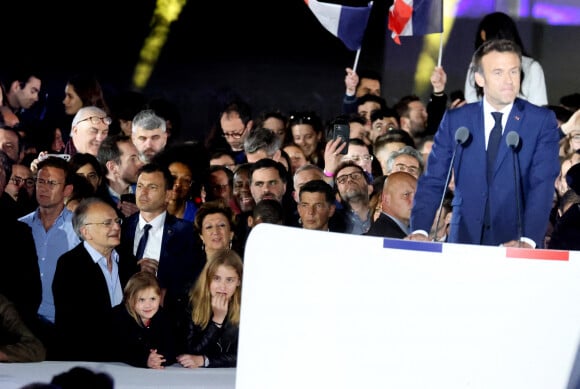 Les parents de Emmanuel Macron, Jean-Michel Macron et Françoise Noguès - Le président Emmanuel Macron prononce un discours au Champ de Mars le soir de sa victoire à l'élection présidentielle le 24 avril 2022.