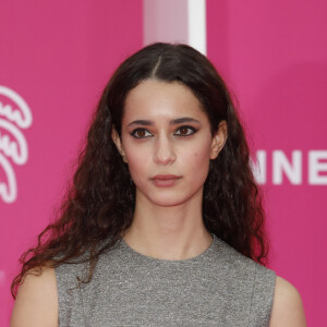 Iman Perez sur le pink carpet de la cérémonie de clôture de la 5ème saison du festival Canneseries le 6 avril 2022. © Denis Guignebourg / Bestimage