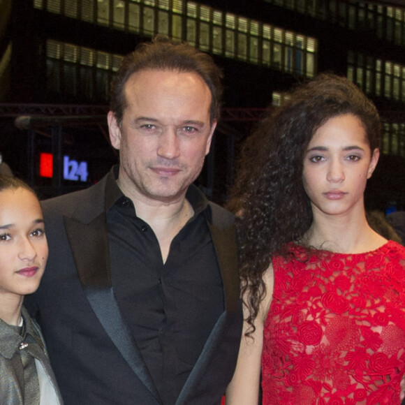 Le réalisateur Vincent Perez avec sa femme Karine Silla et leurs enfants Iman, Tess et Pablo - Première du film "Alone in Berlin" (Seul dans Berlin) au 66ème festival internartional du film de Berlin le 15 février 2016.