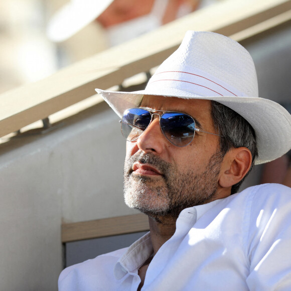 Ary Abittan dans les tribunes lors de la finale hommes des Internationaux de France de tennis de Roland Garros à Paris le 13 juin 2021. © Dominique Jacovides / Bestimage 