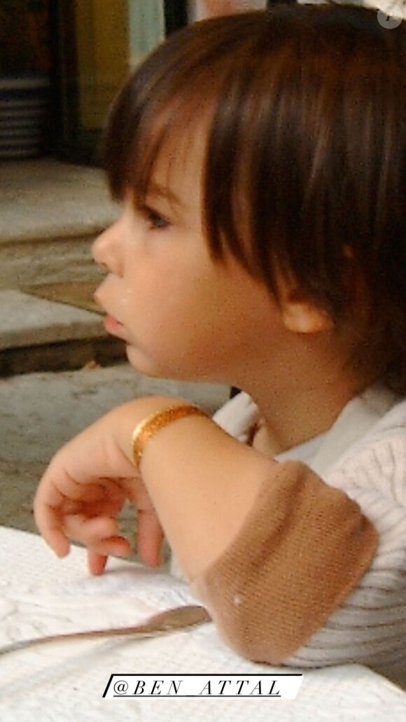 Charlotte Gainsbourg a partagé des photos de son fils Ben Attal enfant sur Instagram pour ses 25 ans le 12 juin 2022.